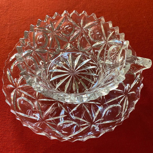 Vintage glass serving set with 6 cups and saucers like new