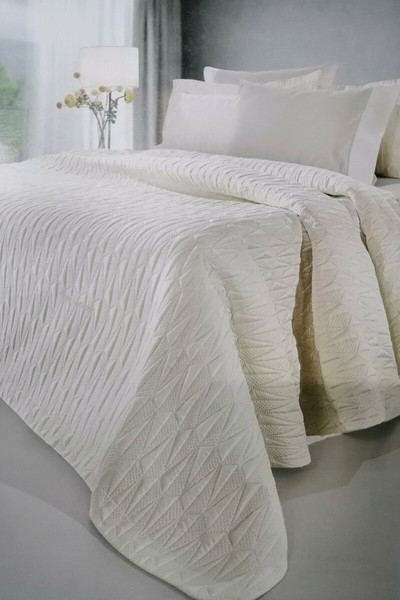 Κουβερλι Guy Laroche ruby satin ivory