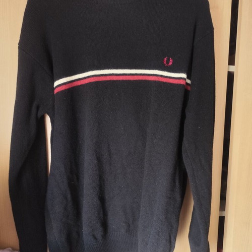Fred Perry long sleeve shirt large, like new, 100% wool, black and red