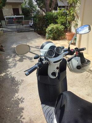 Piaggio Carnaby 300 използван, 51 000 км, бял скутер, автоматик