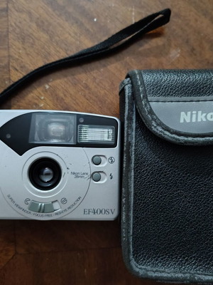 Nikon EF400SV 35mm Film Camera with Original Case