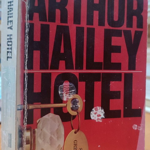 Hotel by Arthur Hailey used, English book