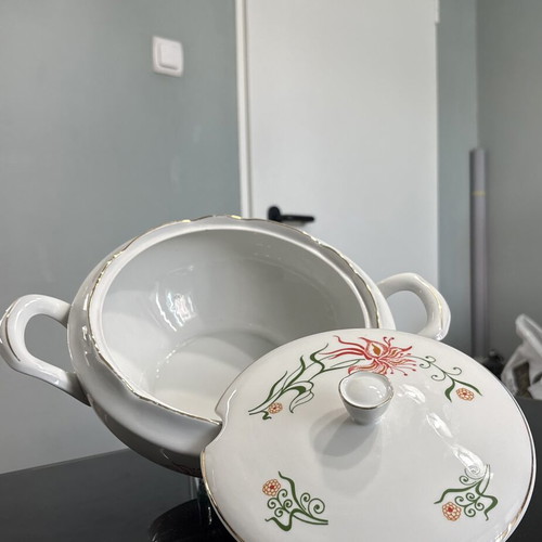 Porcelain soup tureen Ćmielów Poland used, vintage floral design