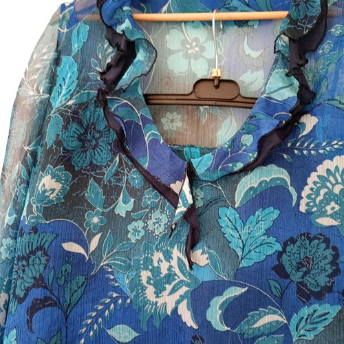 Set of three silk pieces asymmetrical skirt floral top tunic like new, blue, size XL