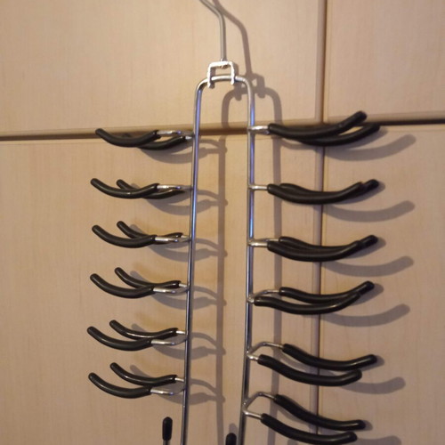 Tie hanger like new