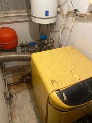 Λέβητας πετρελαίου Ideal μεταχειρισμένος με δεξαμενές και καυστήρα