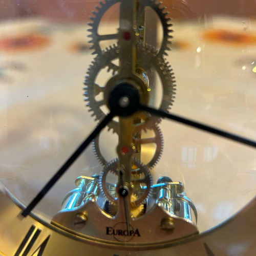 Crystal Europa table clock in excellent condition quartz