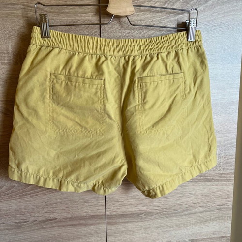 Women's shorts small with mark, yellow with pockets