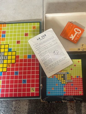 Vintage La Clé board game used, French crossword puzzle