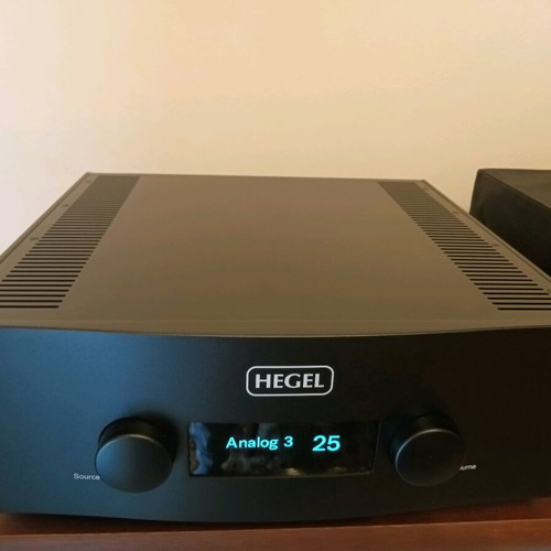 Ενισχυτής Hegel H590 σαν καινούργιος