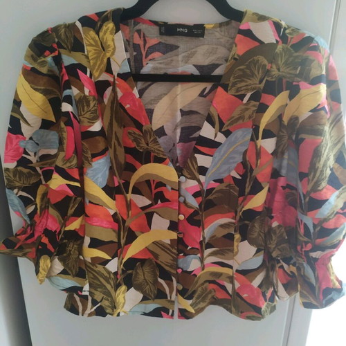 Mango crop shirt like new, multicolored