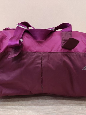 Adidas αθλητική τσάντα χειρός σαν καινούργια, κόκκινη