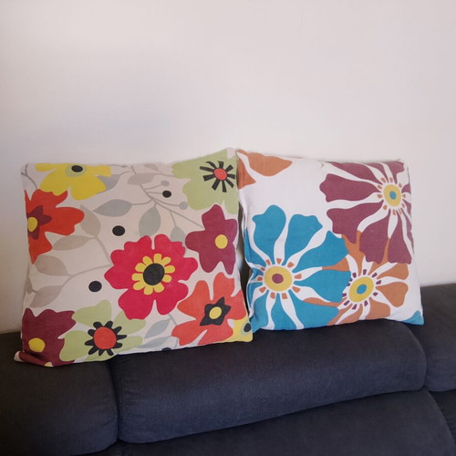 Decorative pillows like new, set of 2, 40 cm