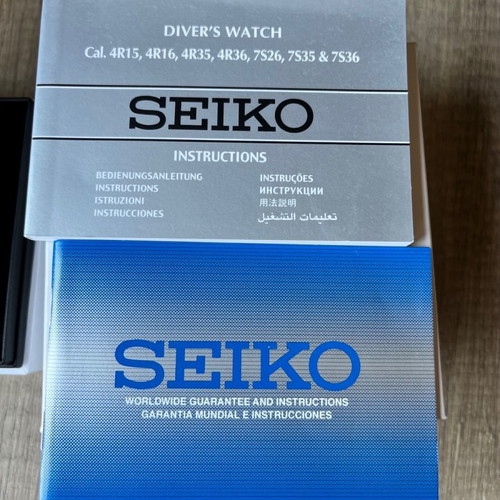 Seiko SKX007K2 used mechanical dive watch with bracelet