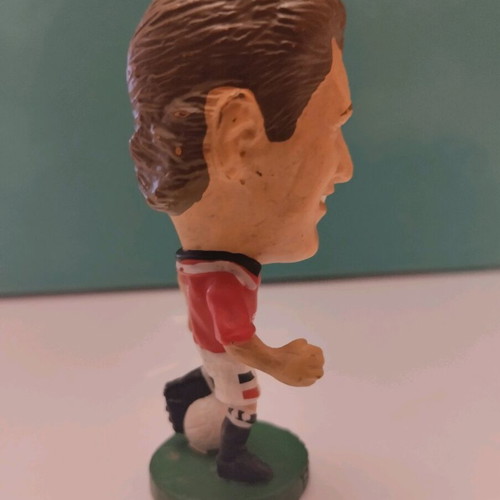 Steve Bruce Manchester United 1995 collectible figure used