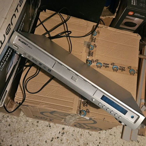Bluesky DVD player used with cables
