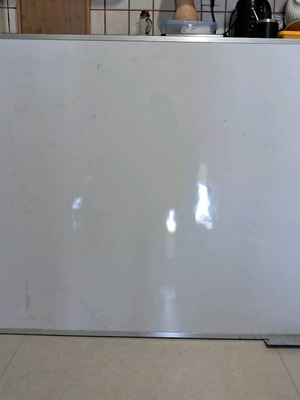 White dry erase board used 120x90cm, non-magnetic