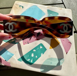 Εμβληματικά Chanel vintage (Mother of Pearl CC Sunglasses 5076 H Tortoise) γυαλιά ηλίου