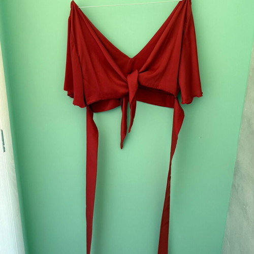 CostuTerras satin red wrap crop top like new, size S