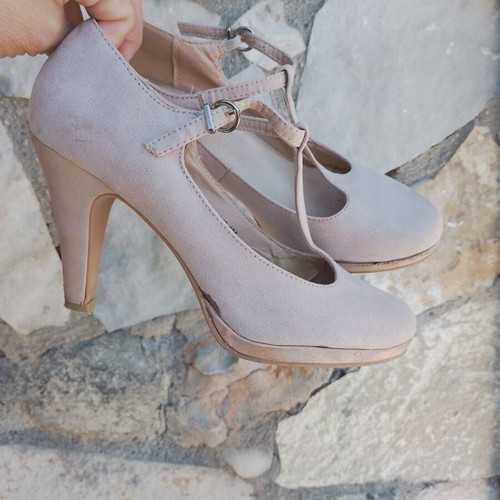Pumps with strap used, size 38, beige Voi Noi