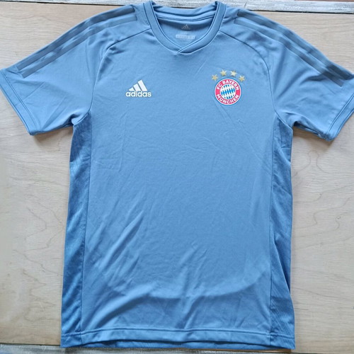 Bayern Munich Adidas 2018 training jersey size S like new