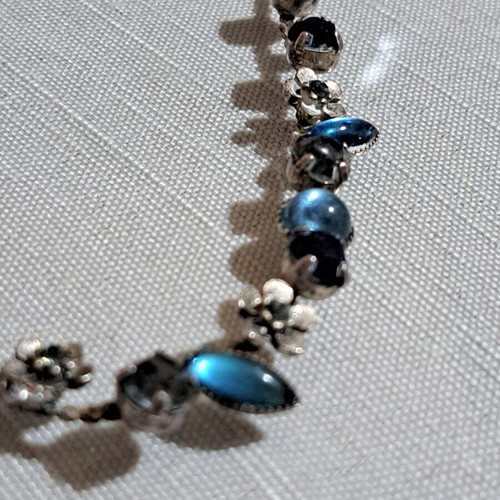 Necklace with silver chain and blue stones