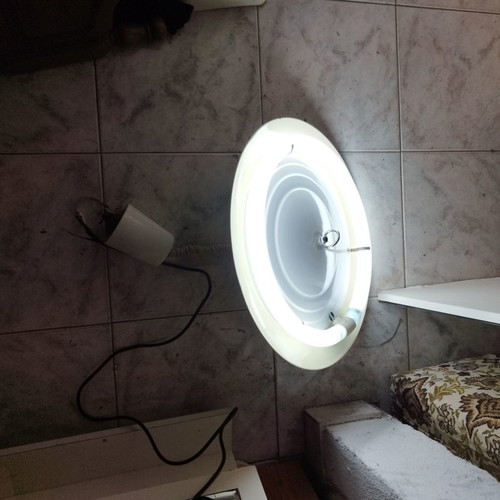 Κρεμαστό μεταλλικό φωτιστικό φθορίου 40W μεταχειρισμένο