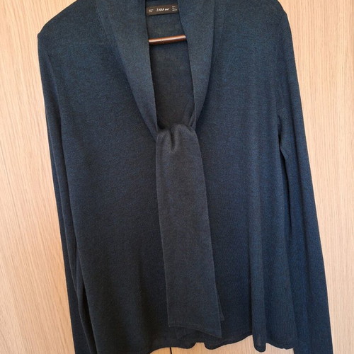 Zara women's blouse like new, size L, cypress color