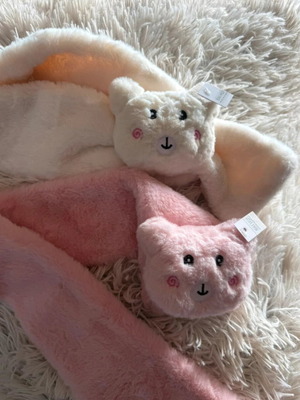 Set of 2 children's scarves new, incredibly soft with notch design