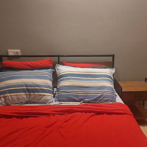 Iron beds set like new with matching bedside table