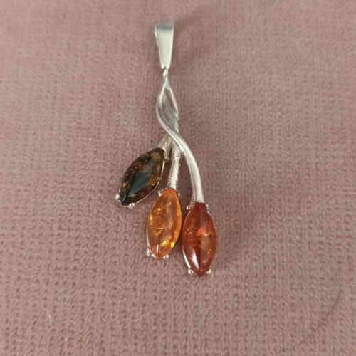Pendant vintage sterling silver with natural amber stones used