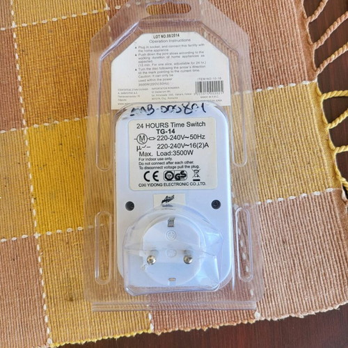 Socket with timer new