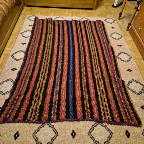 Woolen handmade blanket like new, knitted woven