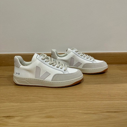 Veja V-12 B-Mesh white sneakers new, size 40