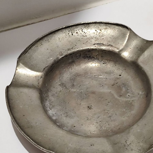 Genuine tin ashtray like new