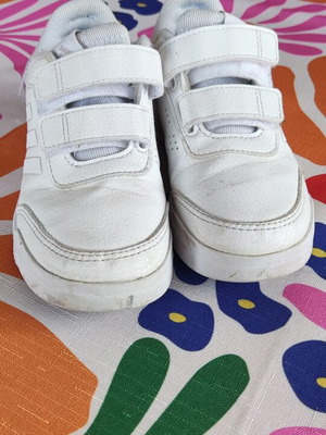 Παιδικά παπούτσια Adidas μέγεθος 30 μεταχειρισμένα