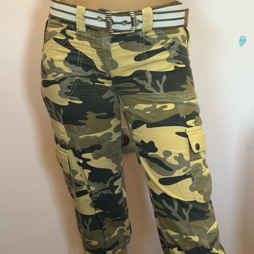Viva Gold Camo Cargo Capri Pants like new, size S