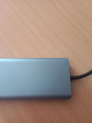 USB-C Hub 10 in 1 FAZN like new with HDMI, LAN, VGA, SD, MicroSD, USB-C and 4xUSB