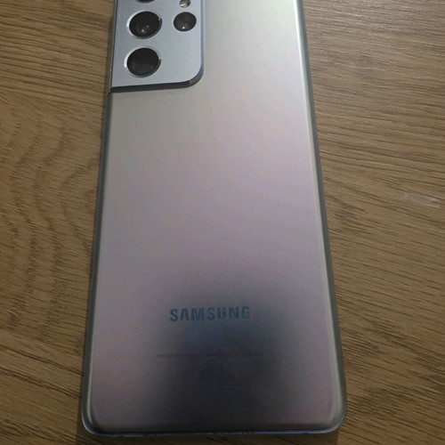 Samsung S21 Ultra 128GB like new with charger and cases