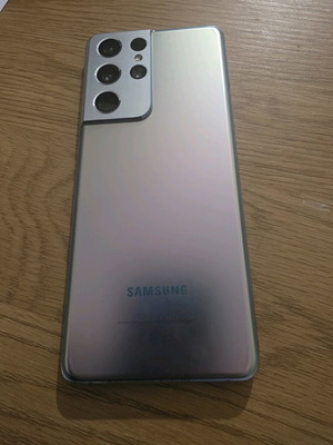 Samsung S21 Ultra 128GB like new with charger and cases