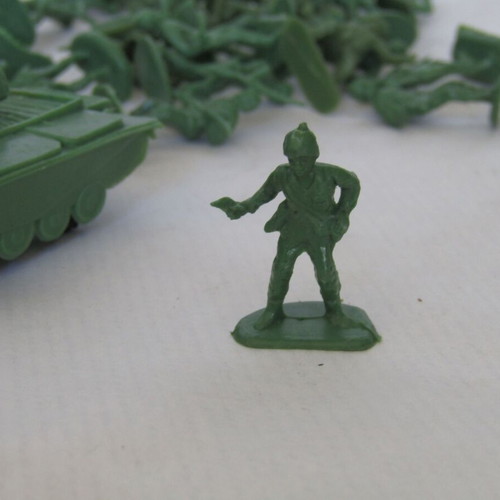 Vintage plastic military figures with vehicles used, 1980s