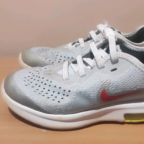 Nike Air Max size 29.5 in very good condition with box