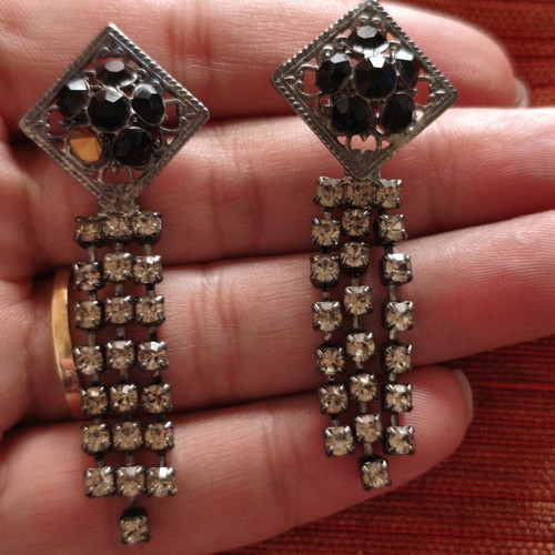 Vintage earrings 70s with black stones and rhinestones, used
