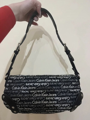 Calvin Klein Jeans Vintage Shoulder Bag Like New, Black