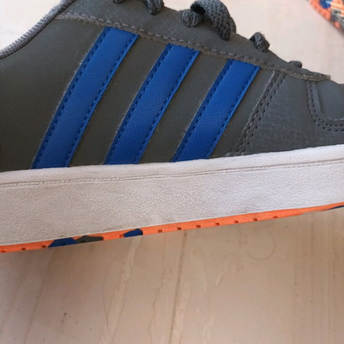 Adidas Αθλητικά Παιδικά Παπούτσια Μπάσκετ Hoops 2.0 Jr σαν καινούργια, νούμερο 40