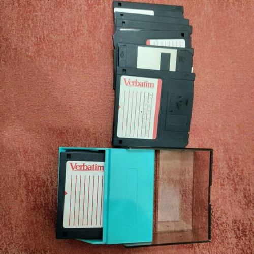Floppy disks pack of 25 with case, like new