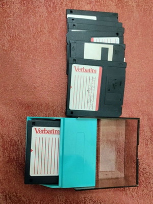 Floppy disks pack of 25 with case, like new