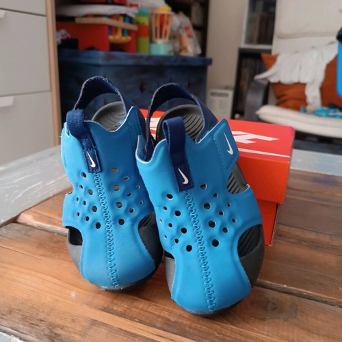 Nike baby boy summer sandals blue size 25 like new