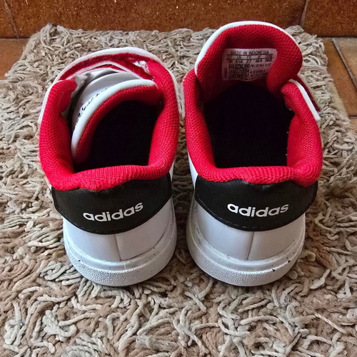 Adidas children's sneakers like new, size 27, white and red