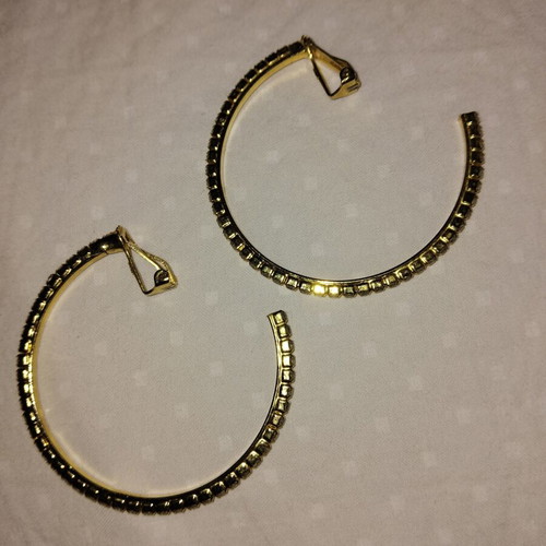 Clip hoop earrings with stones, gold color